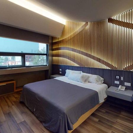 Hotel Patriotismo Kota Meksiko Bagian luar foto