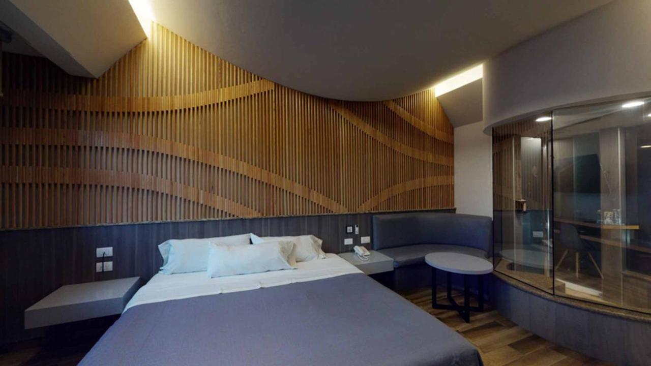 Hotel Patriotismo Kota Meksiko Bagian luar foto