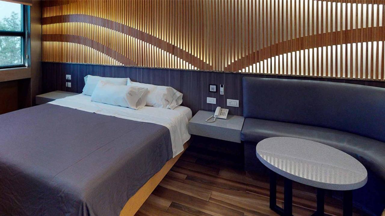 Hotel Patriotismo Kota Meksiko Bagian luar foto