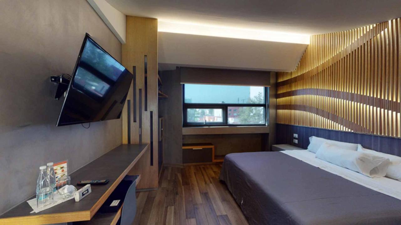 Hotel Patriotismo Kota Meksiko Bagian luar foto